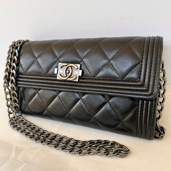 CHANEL BOY  continental Quilted Leather Chain bag - Picture 1 of 14